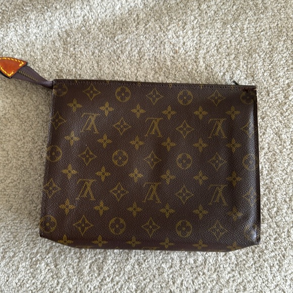 Louis Vuitton pouch - Picture 6 of 14